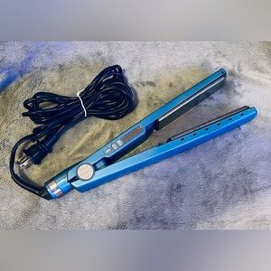 BaByliss Pro Nano Titanium Hair Straightener